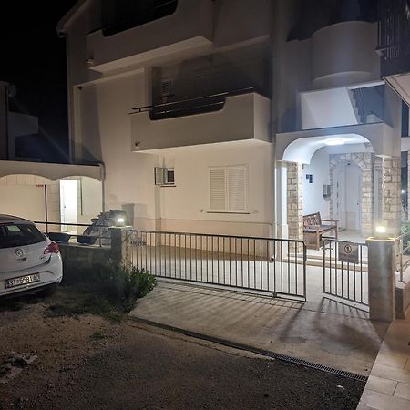 Joy 1 Apartment Novalja Exterior photo
