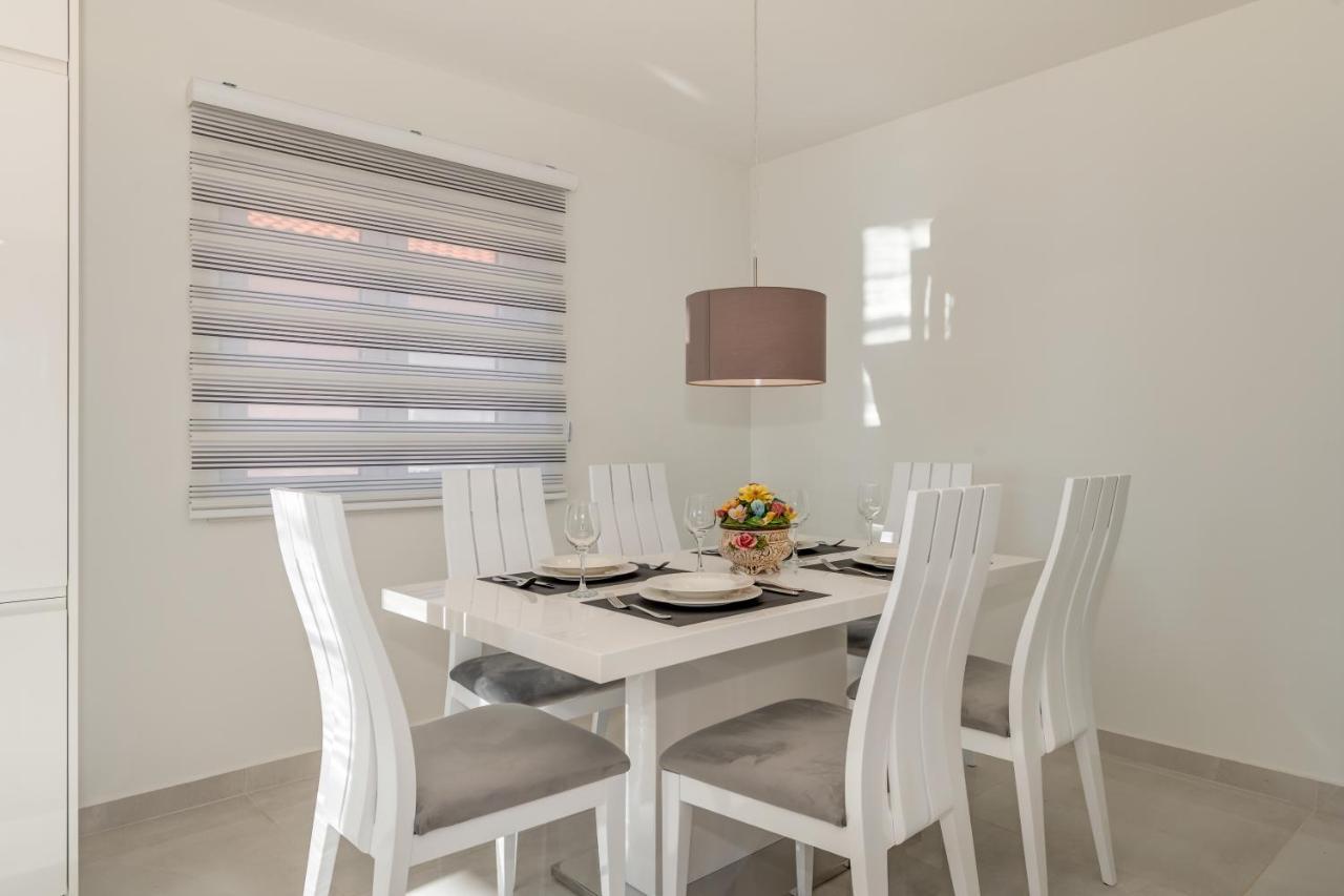 Joy 1 Apartment Novalja Exterior photo