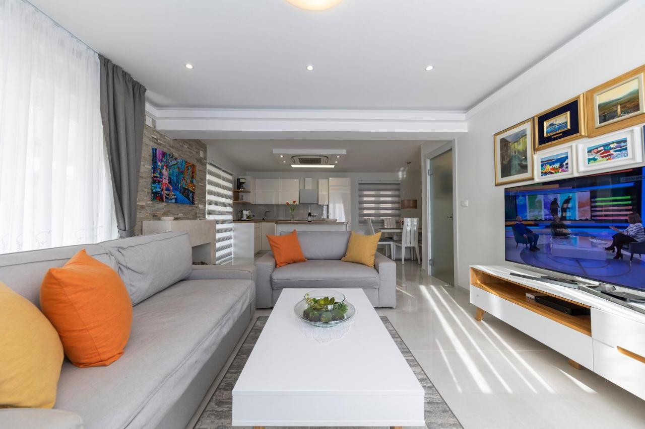 Joy 1 Apartment Novalja Exterior photo