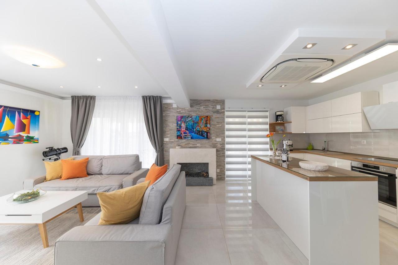 Joy 1 Apartment Novalja Exterior photo